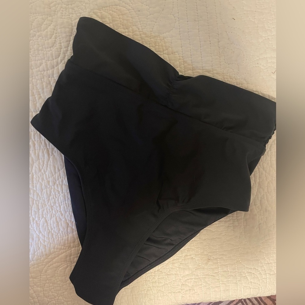 🎉2/$10 Women's Black High-Waisted Swim Bottom